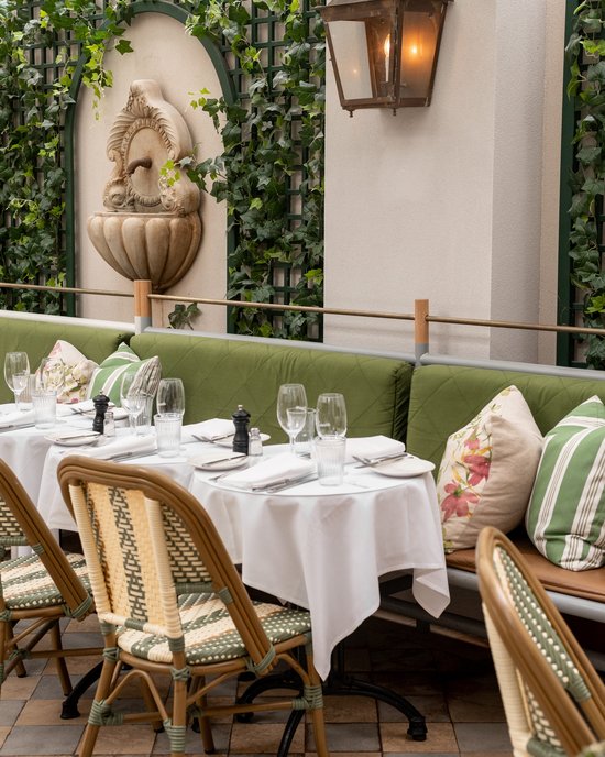 <p>
	Early Invite: Exclusive Readers&rsquo; Lunch at Entrecote in Le Conservatoire
</p>
