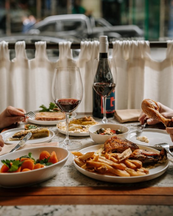 <p>
	Readers&rsquo; Preview at Farmer&rsquo;s Daughters Wine House
</p>
