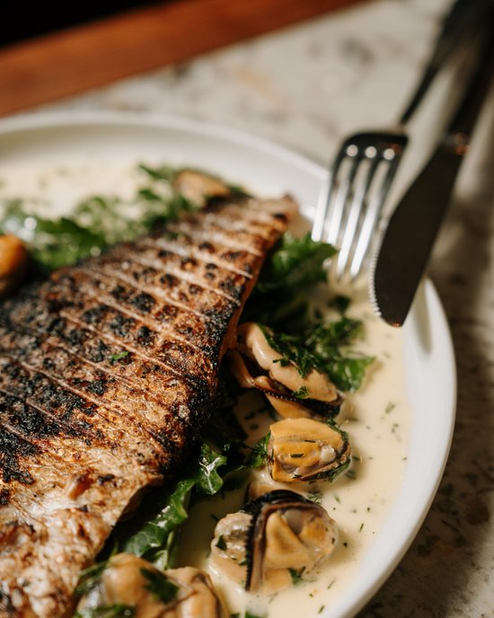 <p>
	24-Hour Early Invite! Readers&rsquo; Preview at Farmer&rsquo;s Daughters Wine House
</p>
