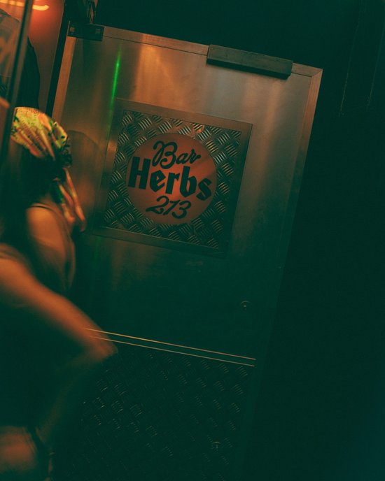 <p>
	Mastering Martinis with Bar Herbs
</p>
