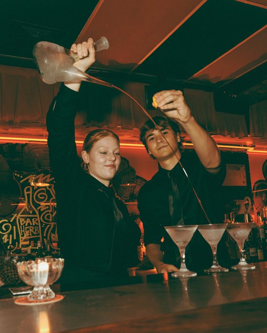 <p>
	Mastering Martinis with Bar Herbs
</p>
