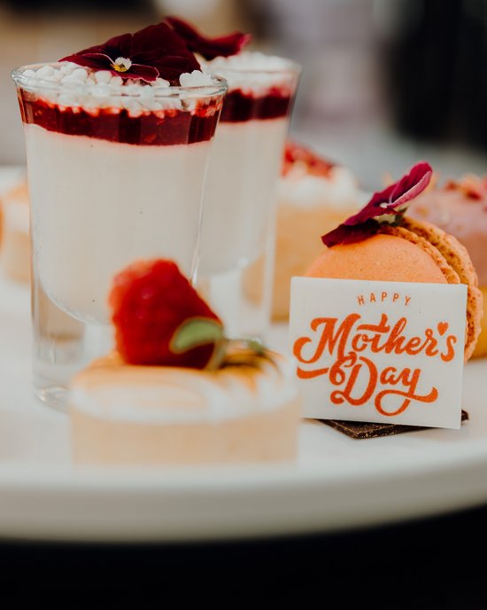 <p>
Win a $1000 Stay and High Tea at The Royce This Mother’s Day
</p>