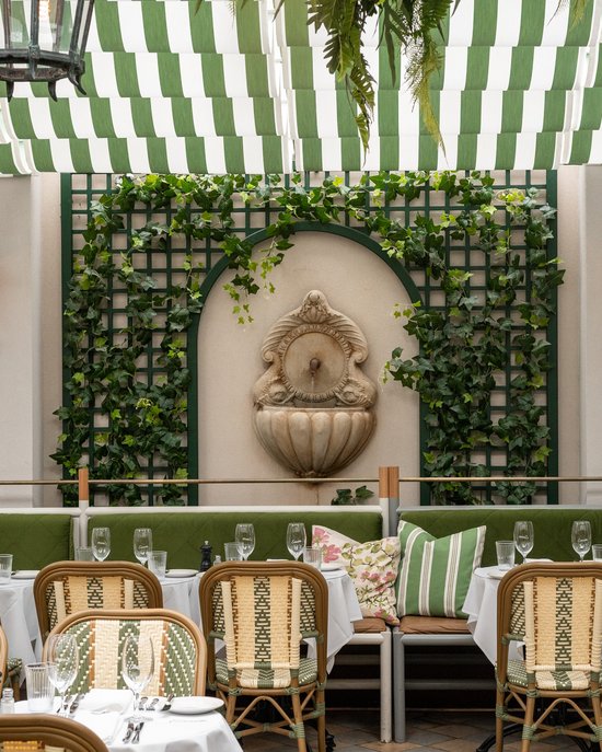 <p>
	Early Invite: Exclusive Readers&rsquo; Lunch at Entrecote in Le Conservatoire
</p>
