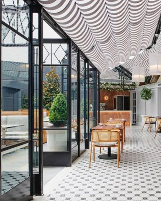 <p>
Win a $1000 Stay and High Tea at The Royce This Mother’s Day
</p>