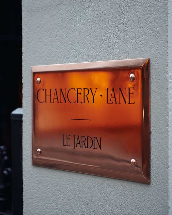 <p>
	Get the Broadsheet Table at Chancery Lane
</p>
