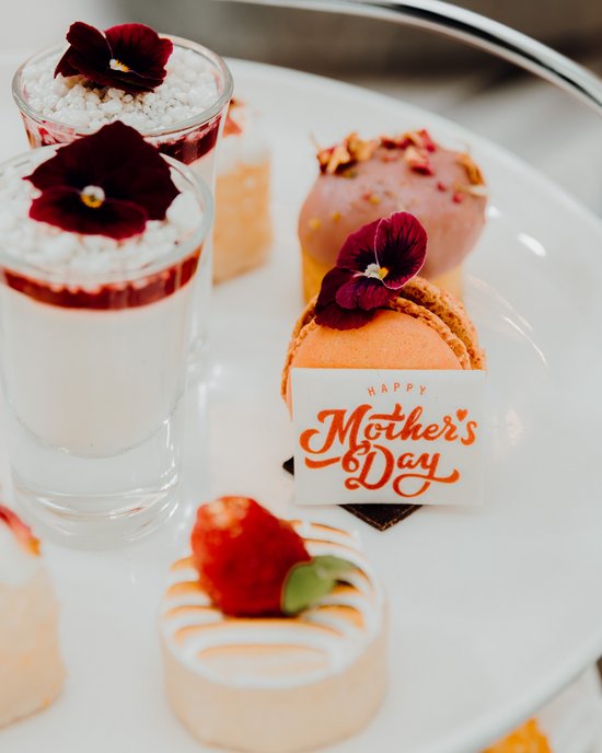 <p>
Win a $1000 Stay and High Tea at The Royce This Mother’s Day
</p>