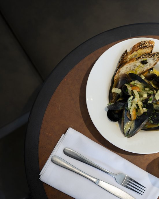 <p>
An Editor’s Preview Dinner at South Melbourne Wine Bar, Kirbie
</p>