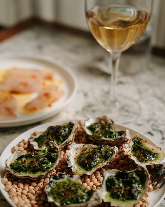 <p>
	Readers&rsquo; Preview at Farmer&rsquo;s Daughters Wine House
</p>
